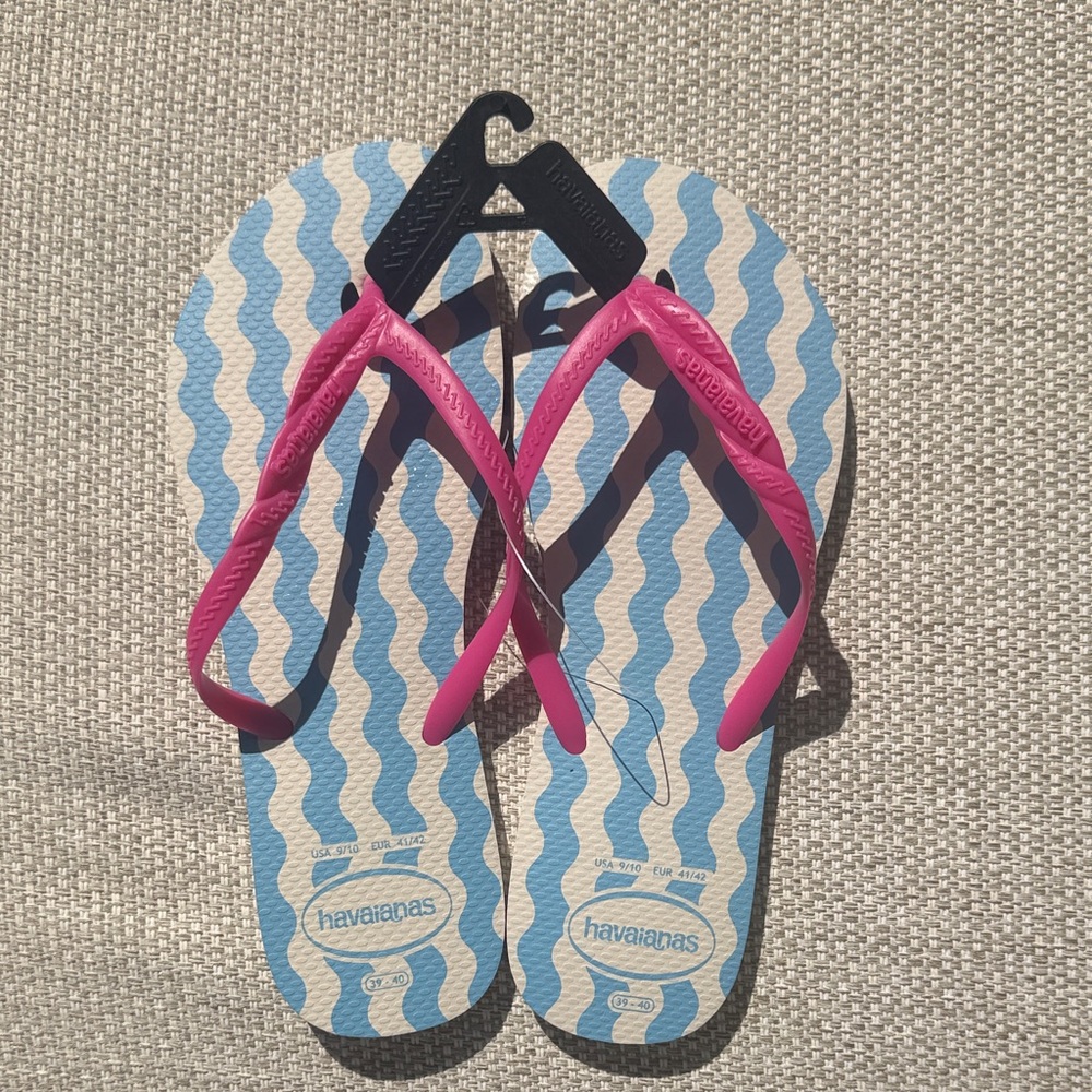 Havaianas Pink Strap with Blue Wave Flip Flops